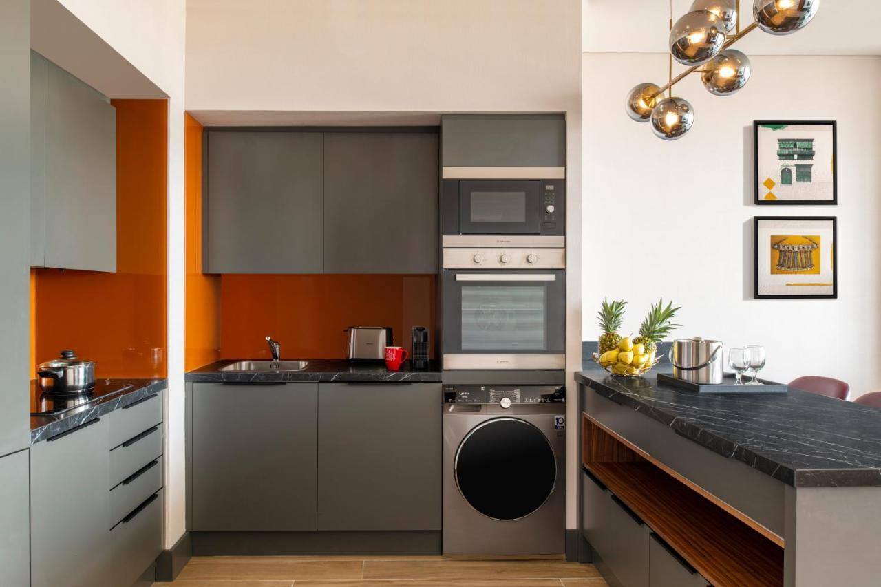 Swissotel Living Dzsidda Kültér fotó A typical kitchen in a serviced apartment