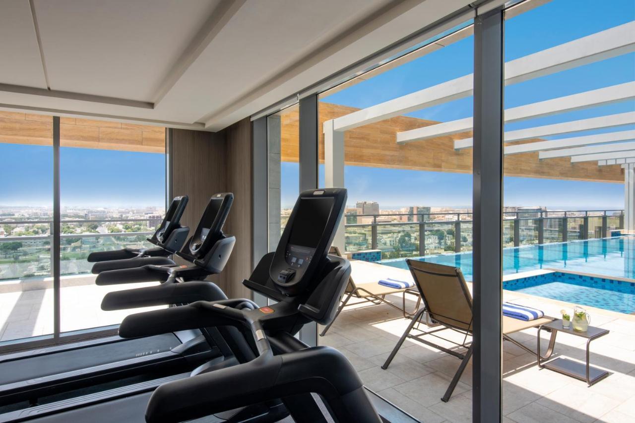 Swissotel Living Dzsidda Kültér fotó The gym at the hotel