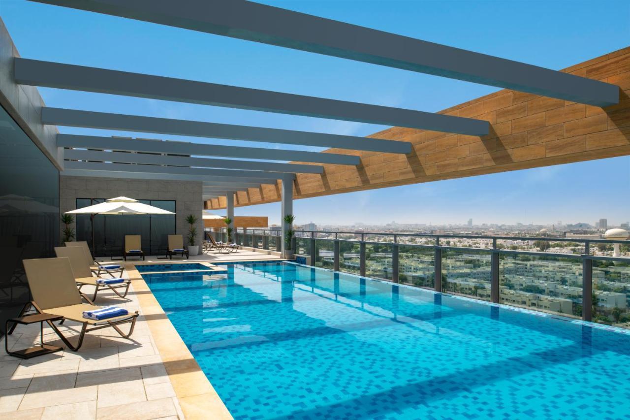 Swissotel Living Dzsidda Kültér fotó Rooftop pool