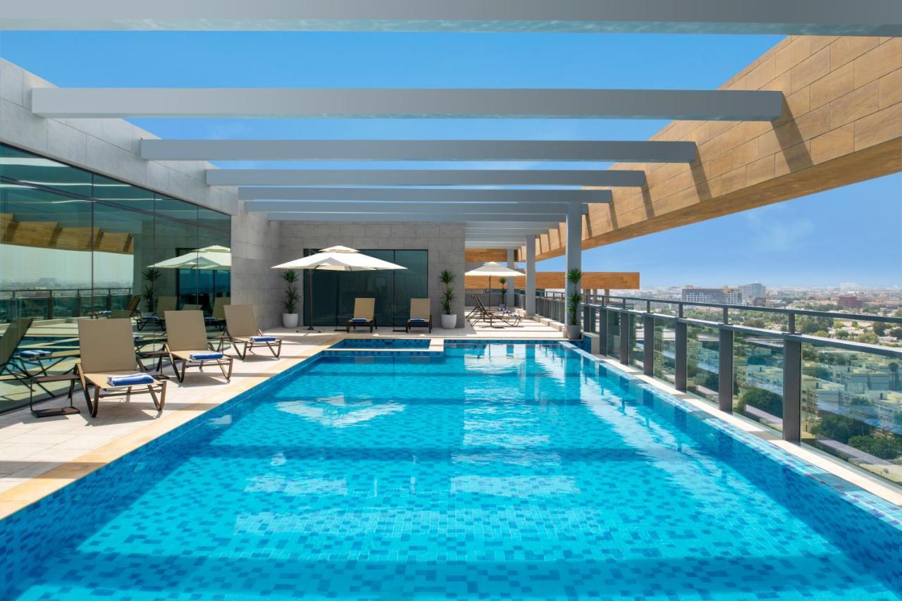 Swissotel Living Dzsidda Kültér fotó Rooftop pool