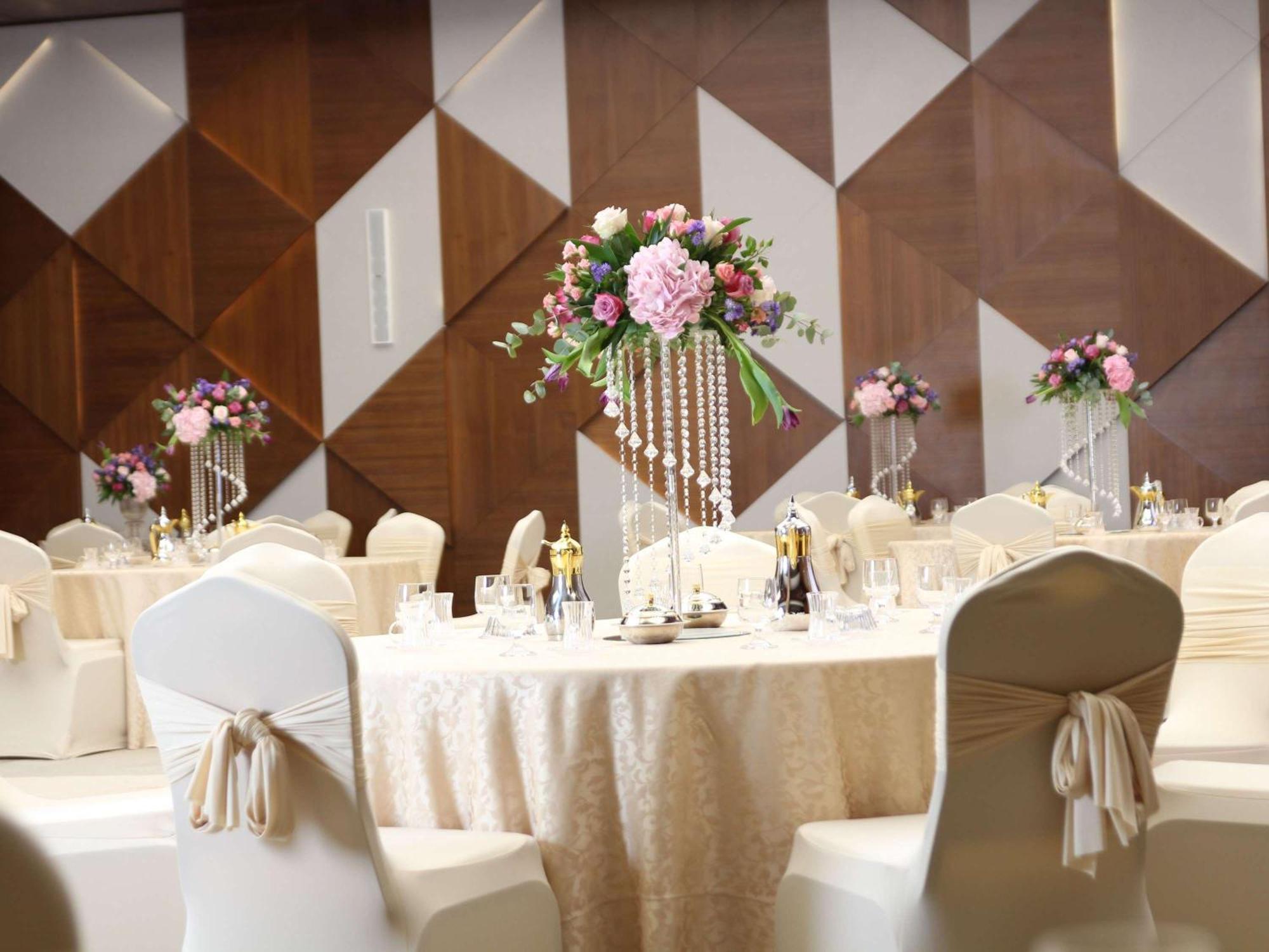 Swissotel Living Dzsidda Kültér fotó The ballroom