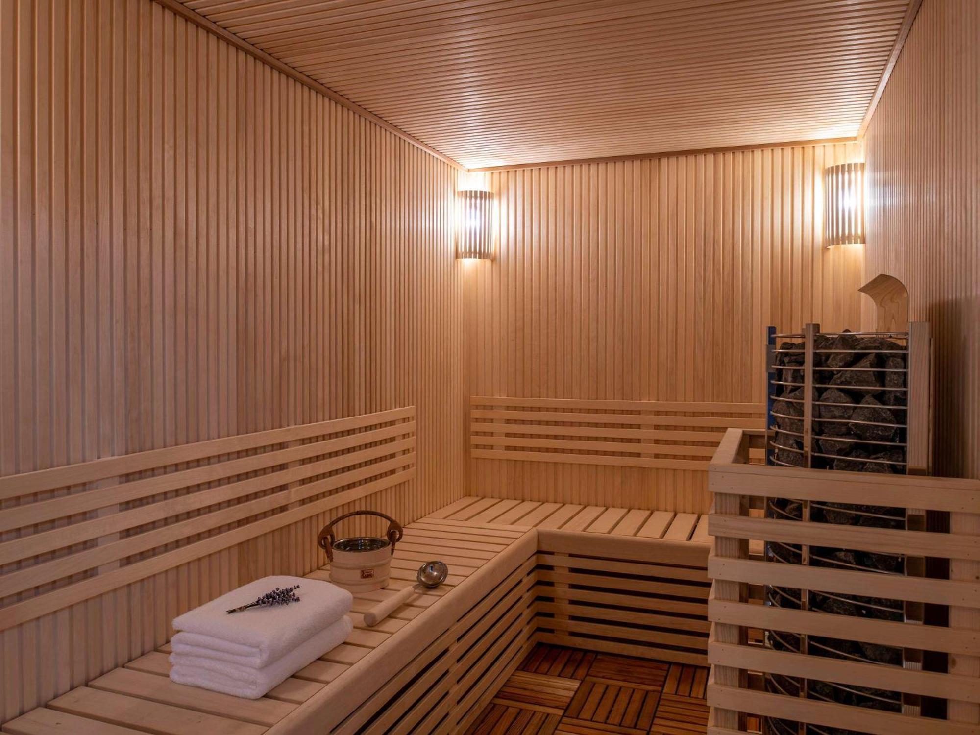 Swissotel Living Dzsidda Kültér fotó A Finnish sauna